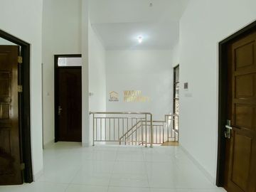 Rumah Modern Murah Konsep 2 Lantai di Maguwoharjo Sleman