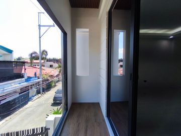 3 Storey RFO Townhouse for Sale in Mayamot Antipolo | 3BR 2-Car Garage -AJCE