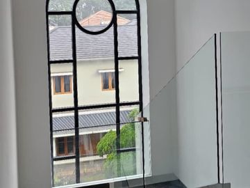 Dijual Rumah Hoek di Alam Sutera, Tangerang Selatan, Brand New, Amaryllis, Siap Huni , Private Pool, Amaerican Classic ,