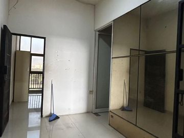 Disewakan Murah Ruko Boulevard Furnished Green Lake City