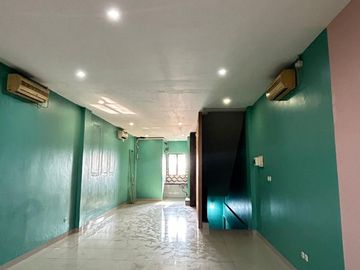 Disewakan Murah Ruko Boulevard Furnished Green Lake City