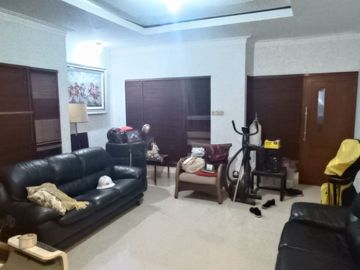 Dijual Rumah Hook Semi Furnish Purimas REV.A765