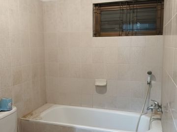 Dijual Rumah Hook Semi Furnish Purimas REV.A765