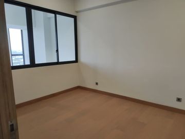 DISEWAKAN 1 UNIT BARU SOHO APARTEMEN UPPER WEST DI JANTUNG CBD BSD