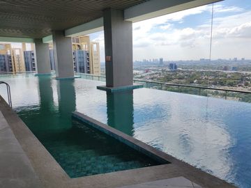 DISEWAKAN 1 UNIT BARU SOHO APARTEMEN UPPER WEST DI JANTUNG CBD BSD