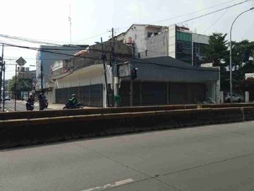 Disewakan Ruko Kondisi Baru Gandeng Posisi Hook, Kampung Melayu, Jatinegara, Jakarta Timur