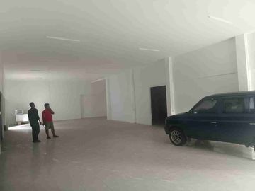 Disewakan Ruko Kondisi Baru Gandeng Posisi Hook, Kampung Melayu, Jatinegara, Jakarta Timur