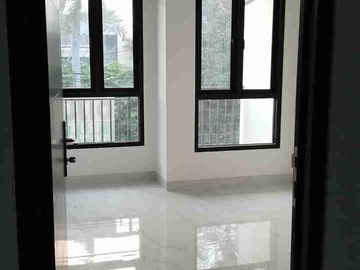 DIJUAL RUMAH BARU – DURI KOSAMBI, JAKARTA BARAT
Tersedia 2 Unit