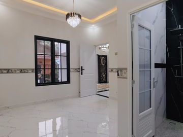 RUMAH BARU MEWAH MODERN CLASSIC STRATEGIS DEKAT TOL CIJAGO KUKUSAN DI CURUG AGUNG TANAH BARU BEJI DEPOK