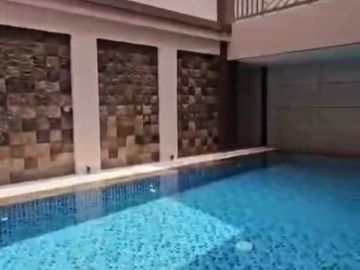 Rumah Mewah Full Furnished dengan Kolam Renang di Istana Dieng Malang. Dekat Universitas Brawijaya, UM, MATOS, Cyber Mall, Rumah Sakit.MLG00081