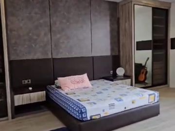 Rumah Mewah Full Furnished dengan Kolam Renang di Istana Dieng Malang. Dekat Universitas Brawijaya, UM, MATOS, Cyber Mall, Rumah Sakit.MLG00081