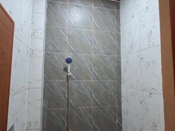 Dijual Rumah Baru di Villa Gading Harapan 1 rumah baru dengan lokasi strategis di kawasan yang sudah berkembang dan ramai. Cocok untuk tempat tinggal