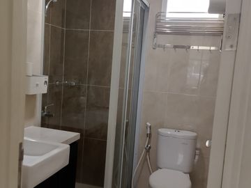 Disewakan Rainbow Spring Condovilla Full Furnish
