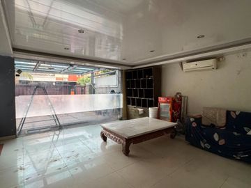 Rumah Hook Furnish di Kemang Pratama Bekasi