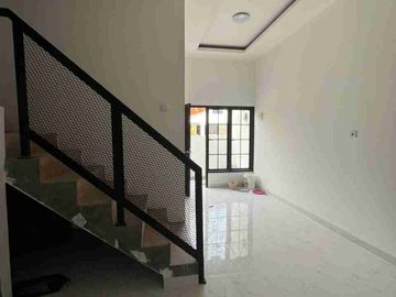 Di Jual Rumah 2 Lantai, Lokasi Strategis, Bebas Banjir, di Harapan Indah, Bekasi