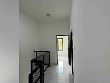 Di Jual Rumah 2 Lantai, Lokasi Strategis, Bebas Banjir, di Harapan Indah, Bekasi