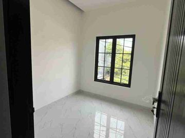 Di Jual Rumah 2 Lantai, Lokasi Strategis, Bebas Banjir, di Harapan Indah, Bekasi