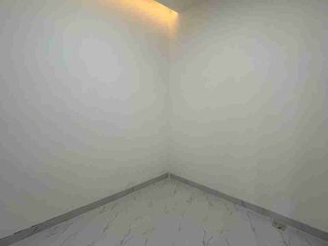 Di Jual Rumah 2 Lantai, Lokasi Strategis, Bebas Banjir, di Harapan Indah, Bekasi