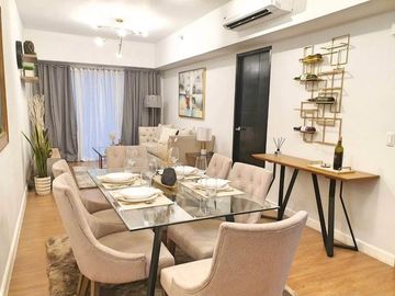 Furnished 1 Bedroom with Balcony Two Maridien Condo For Rent Bgc Taguig
