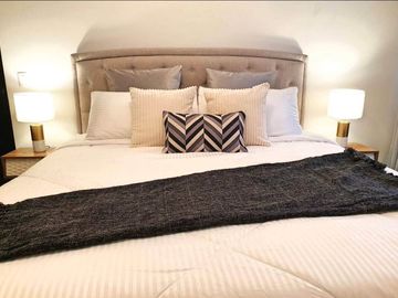 Furnished 1 Bedroom with Balcony Two Maridien Condo For Rent Bgc Taguig