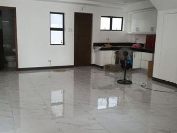 For Sale Modern 3 Storey Townhouse PreOwned in Kamuning, Q.C. KSA