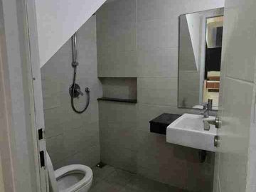 Di Jual Rumah Bagus baru direnovasi di dalam cluster lotus garden grand galaxy Bekasi Selatan