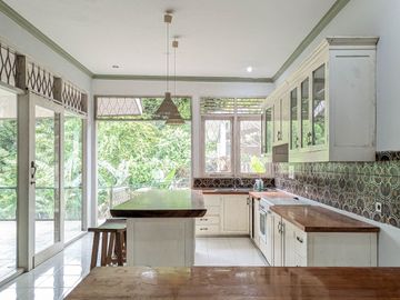 Dijual! Rumah Minimalis dengan view lapangan golf dan hutan kota di Pupuk Balikpapan