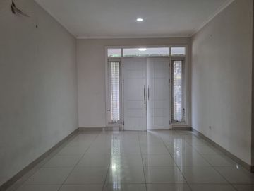 Disewakan Rumah Siap Huni uk 9x17m2 Cluster Vernonia Summarecon Bekasi