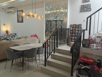 DIJUAL RUMAH MILENIAL PIK 2 EXTENSION UK 8X15 (2 LANTAI) FULL FURNISH BAGUS TERMURAH
