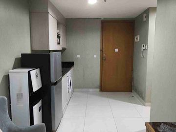 di sewakan apartemen the mansion Kemayoran tipe 2 bedroom furnish