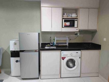 di sewakan apartemen the mansion Kemayoran tipe 2 bedroom furnish