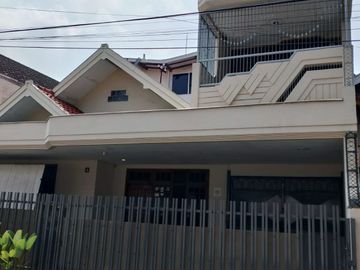Rumah Eksklusif di Jl. Kenanga Malang. Dekat UB, UM, Polinema, MATOS, RS Universitas Brawijaya, dan Jalan Soekarno-Hatta.MLG00098