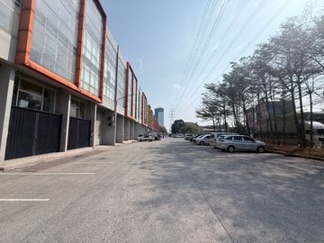 2 UNIT GUDANG 3 LANTAI SUDAH DIJEBOL Komplek Duta Indah Iconic - Tangerang 3 lantai mezzanine