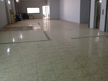 DI SEWAKAN Ruang Kantor 3 Lantai Lokasi Strategis Pinggir Jalan Grogol Jakarta Barat