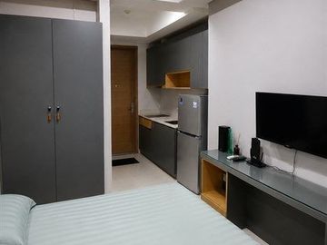 Apartemen Studio Dekat Kampus, Mall, dan Transportasi Umum , Disewakan Apartemen Studio di Taman Anggrek residence furnish siap huni strategis