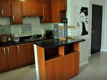 Affordable 2 Bedroom Grand Hamptons Condo For Rent Bgc Taguig