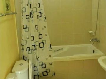 Affordable 2 Bedroom Grand Hamptons Condo For Rent Bgc Taguig