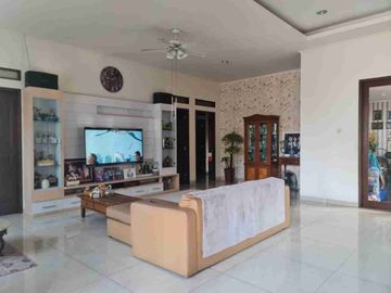 Rumah Grand Galaxy City Bekasi LT 357 m2 LB 300 m2 SHM 5KT 5KM 4,8 M