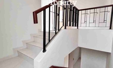 Dijual Rumah Bangunan Besar di Legenda wisata Cibubur