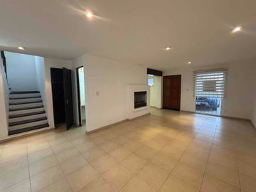 Casa en renta con ampliación en Residencial el Castaño 1  Metepec