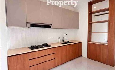 Rumah Bangunan Besar Renovasi Bagus di Legenda wisata Cibubur