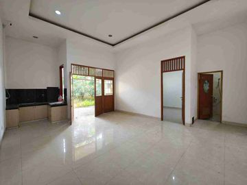 Rumah 8x25 Meruya Utara Bebas Banjir - Siap Huni.