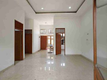 Rumah 8x25 Meruya Utara Bebas Banjir - Siap Huni.