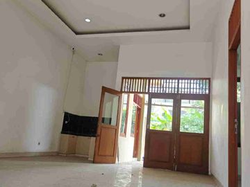 Rumah 8x25 Meruya Utara Bebas Banjir - Siap Huni.