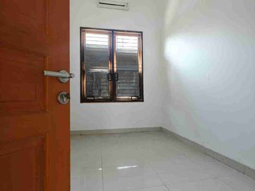Rumah 8x25 Meruya Utara Bebas Banjir - Siap Huni.