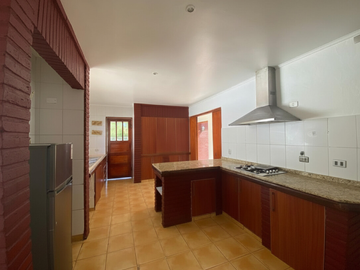 Gran Parcela en Condominio El Algarrobo de Batuco – Exclusividad y Encanto Chileno.