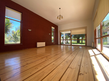Gran Parcela en Condominio El Algarrobo de Batuco – Exclusividad y Encanto Chileno.
