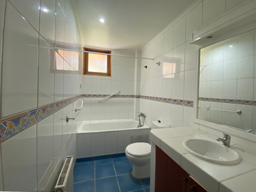 Gran Parcela en Condominio El Algarrobo de Batuco – Exclusividad y Encanto Chileno.