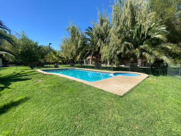 Gran Parcela en Condominio El Algarrobo de Batuco – Exclusividad y Encanto Chileno.