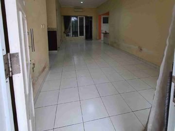 Rumah Luas Ada Backyard Di Serenade Lake Gading Serpong